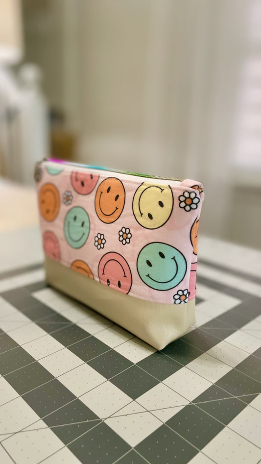 Everyday essential “Smiley “cotton print pouch